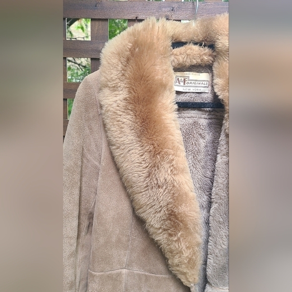 Penny Lane Suede Jacket - Picture 3 of 11